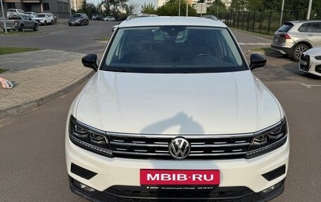 Volkswagen Tiguan II, 2019 год, 3 300 000 рублей, 1 фотография