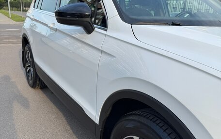 Volkswagen Tiguan II, 2019 год, 3 300 000 рублей, 24 фотография