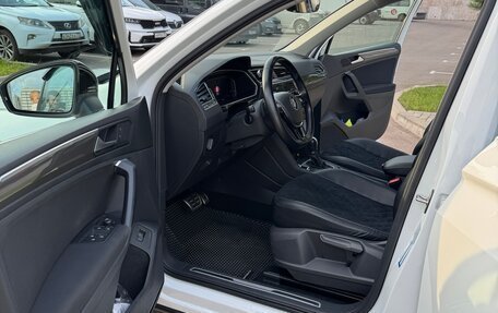 Volkswagen Tiguan II, 2019 год, 3 300 000 рублей, 26 фотография