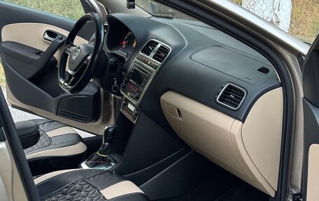Volkswagen Polo VI (EU Market), 2015 год, 1 050 000 рублей, 11 фотография