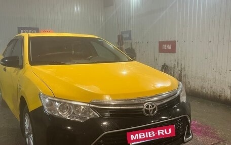 Toyota Camry, 2017 год, 1 100 000 рублей, 2 фотография