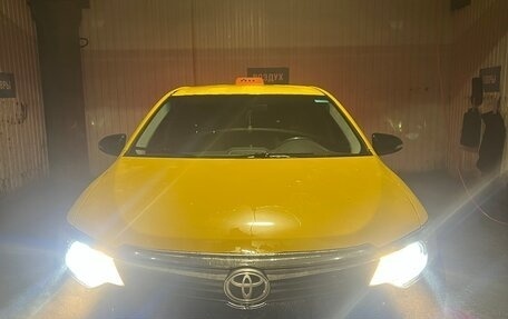 Toyota Camry, 2017 год, 1 100 000 рублей, 4 фотография
