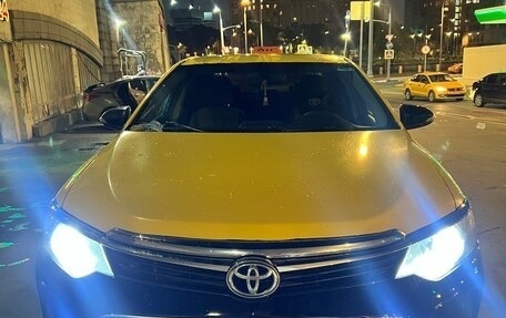 Toyota Camry, 2017 год, 1 100 000 рублей, 6 фотография