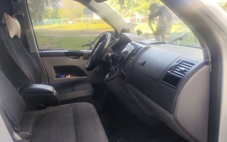 Volkswagen Transporter T5 рестайлинг, 2005 год, 1 000 000 рублей, 3 фотография