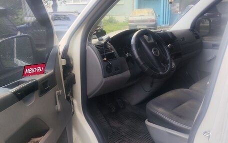 Volkswagen Transporter T5 рестайлинг, 2005 год, 1 000 000 рублей, 4 фотография