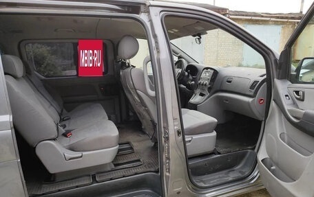 Hyundai H-1 II рестайлинг, 2011 год, 1 900 000 рублей, 7 фотография
