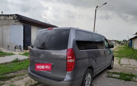 Hyundai H-1 II рестайлинг, 2011 год, 1 900 000 рублей, 8 фотография