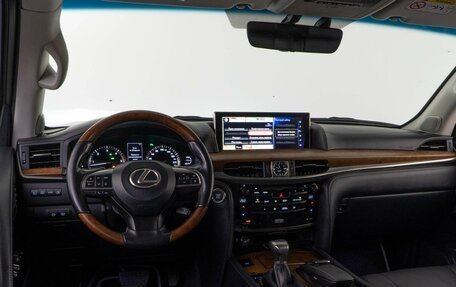 Lexus LX III, 2016 год, 4 999 000 рублей, 7 фотография