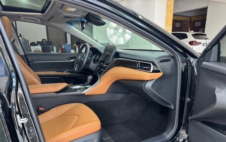 Toyota Camry, 2021 год, 2 250 000 рублей, 8 фотография