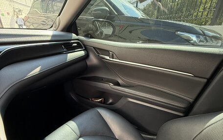 Toyota Camry, 2021 год, 3 820 000 рублей, 5 фотография