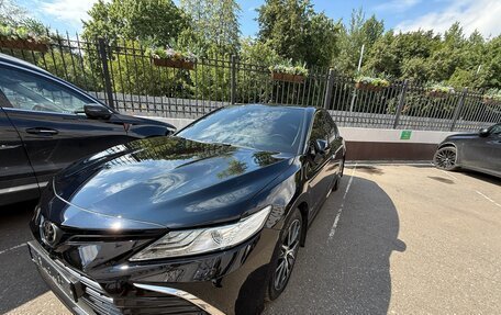 Toyota Camry, 2021 год, 3 820 000 рублей, 4 фотография