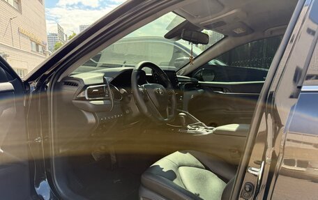 Toyota Camry, 2021 год, 3 820 000 рублей, 12 фотография