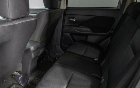 Mitsubishi Outlander III рестайлинг 3, 2012 год, 890 000 рублей, 11 фотография