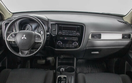 Mitsubishi Outlander III рестайлинг 3, 2012 год, 890 000 рублей, 13 фотография