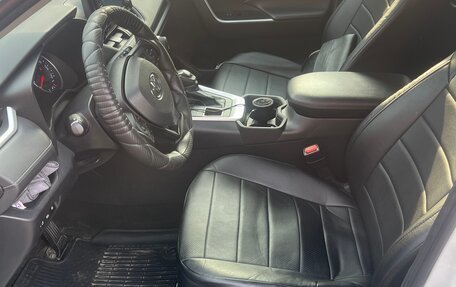 Toyota RAV4, 2019 год, 2 700 000 рублей, 9 фотография