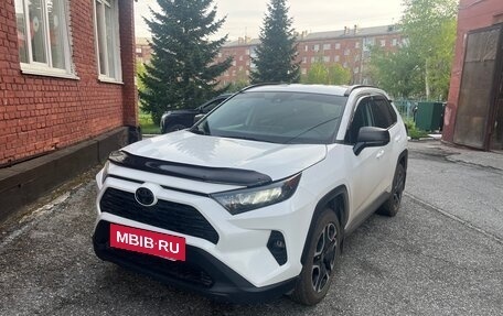 Toyota RAV4, 2019 год, 2 700 000 рублей, 2 фотография