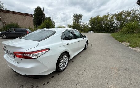 Toyota Camry, 2019 год, 2 950 000 рублей, 4 фотография