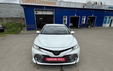 Toyota Camry, 2019 год, 2 950 000 рублей, 2 фотография