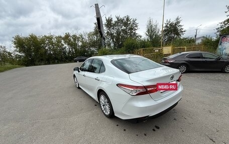Toyota Camry, 2019 год, 2 950 000 рублей, 6 фотография