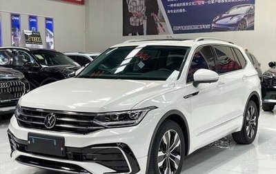 Volkswagen Tiguan II, 2022 год, 2 420 000 рублей, 1 фотография