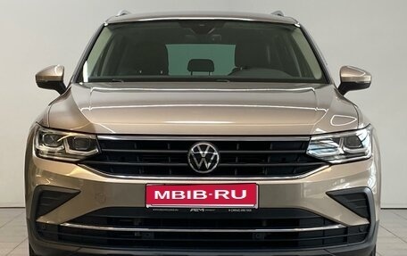 Volkswagen Tiguan II, 2021 год, 3 400 000 рублей, 2 фотография