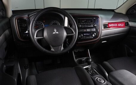 Mitsubishi Outlander III рестайлинг 3, 2012 год, 1 299 000 рублей, 6 фотография
