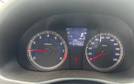 Hyundai Solaris II рестайлинг, 2011 год, 550 000 рублей, 9 фотография