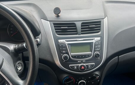 Hyundai Solaris II рестайлинг, 2011 год, 550 000 рублей, 8 фотография