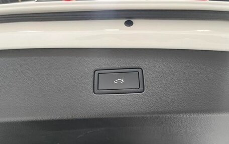 Volkswagen Tiguan II, 2022 год, 2 420 000 рублей, 6 фотография