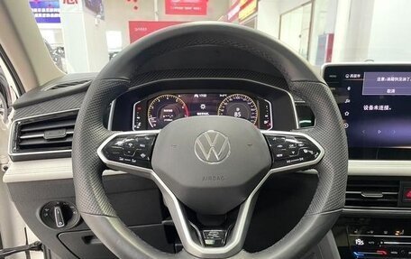 Volkswagen Tiguan II, 2022 год, 2 420 000 рублей, 13 фотография