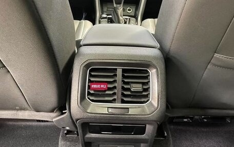 Volkswagen Tiguan II, 2022 год, 2 420 000 рублей, 19 фотография