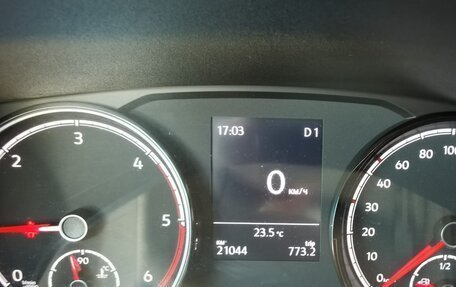 Volkswagen Caravelle T6 рестайлинг, 2024 год, 6 850 000 рублей, 10 фотография