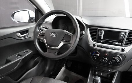 Hyundai Solaris II рестайлинг, 2018 год, 1 869 000 рублей, 10 фотография