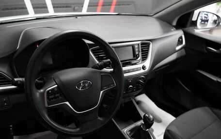 Hyundai Solaris II рестайлинг, 2018 год, 1 869 000 рублей, 13 фотография