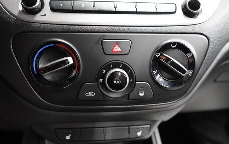 Hyundai Solaris II рестайлинг, 2018 год, 1 869 000 рублей, 17 фотография