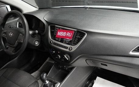 Hyundai Solaris II рестайлинг, 2018 год, 1 869 000 рублей, 8 фотография