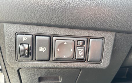 Nissan Tiida, 2011 год, 750 000 рублей, 21 фотография