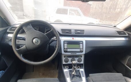 Volkswagen Passat B6, 2006 год, 394 980 рублей, 21 фотография