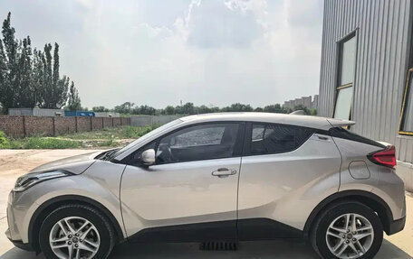 Toyota C-HR I рестайлинг, 2022 год, 1 980 777 рублей, 6 фотография