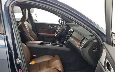 Volvo V60 II, 2021 год, 3 210 000 рублей, 5 фотография