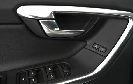Volvo XC60 II, 2017 год, 1 780 000 рублей, 10 фотография