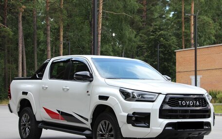 Toyota Hilux VIII, 2023 год, 6 800 000 рублей, 4 фотография