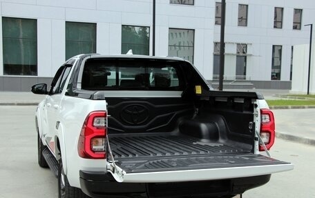 Toyota Hilux VIII, 2023 год, 6 800 000 рублей, 7 фотография