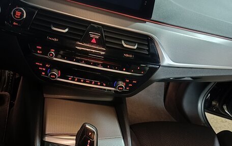 BMW 5 серия, 2017 год, 3 500 000 рублей, 17 фотография