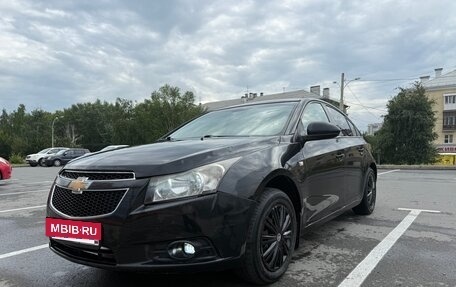 Chevrolet Cruze II, 2010 год, 690 000 рублей, 2 фотография