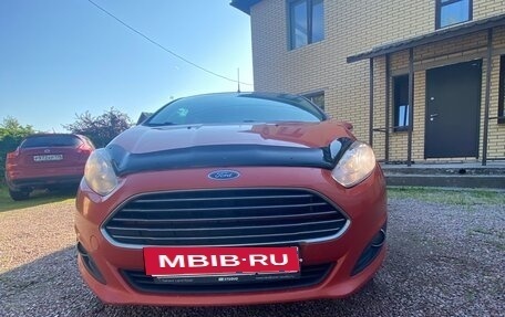 Ford Fiesta, 2015 год, 860 000 рублей, 2 фотография