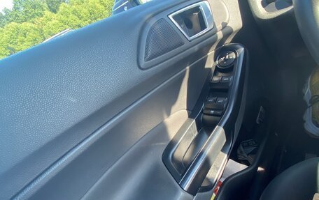 Ford Fiesta, 2015 год, 860 000 рублей, 19 фотография