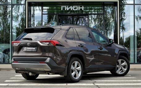 Toyota RAV4, 2021 год, 3 100 000 рублей, 3 фотография