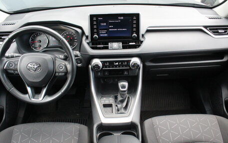 Toyota RAV4, 2021 год, 3 100 000 рублей, 7 фотография