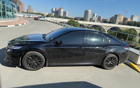 Toyota Camry, 2018 год, 2 800 000 рублей, 4 фотография